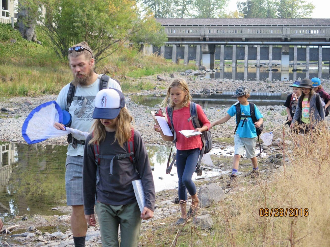 4th graders at the truckee river