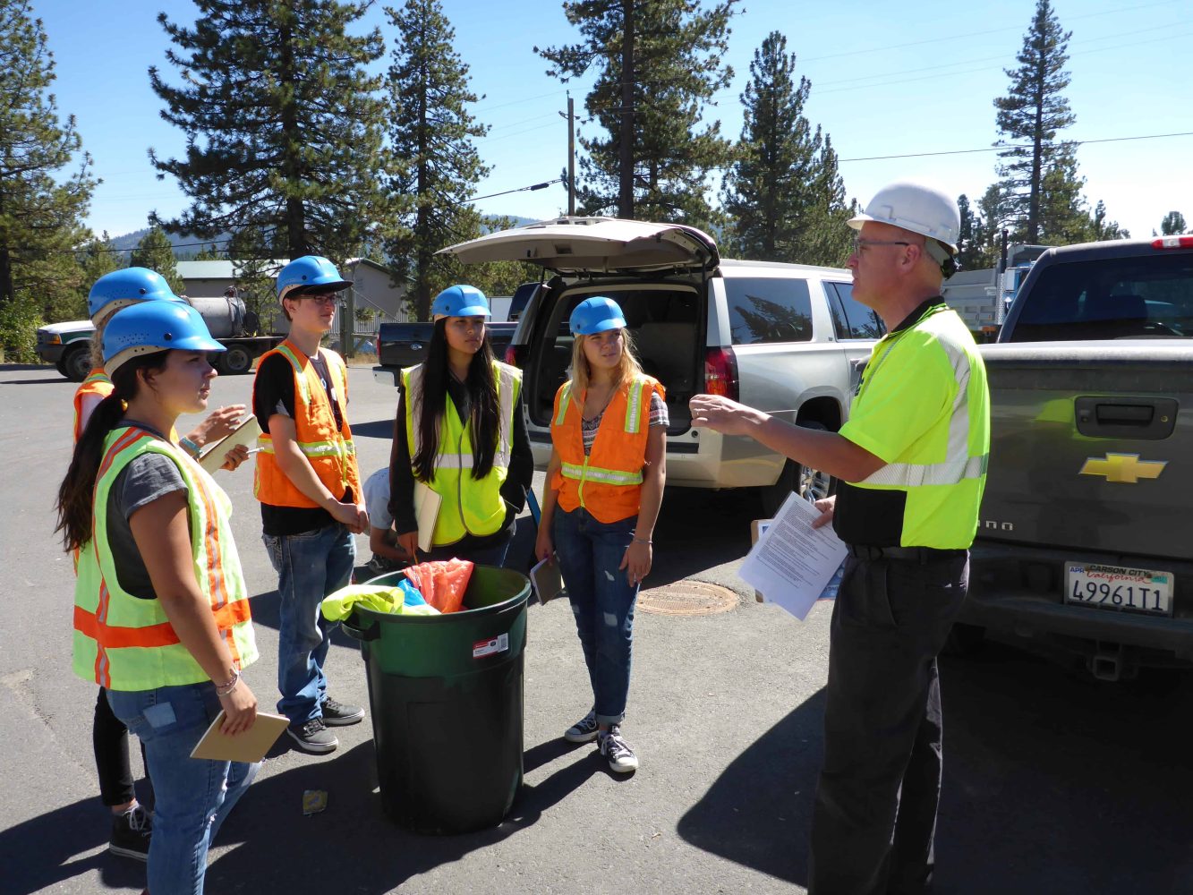 students serving their community