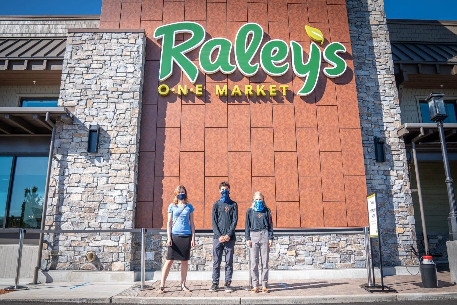 eco club members outside of Raley's ONE Market